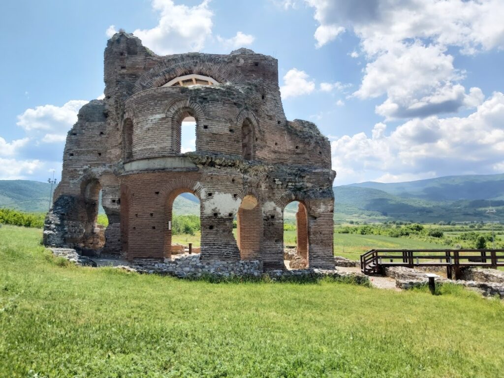 Red Church: An Early Christian Basilica in Bulgaria 1 Red Church