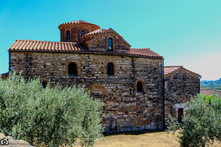 Vlacherna Monastery (Arta): A Byzantine Dynastic Funerary Church in Greece