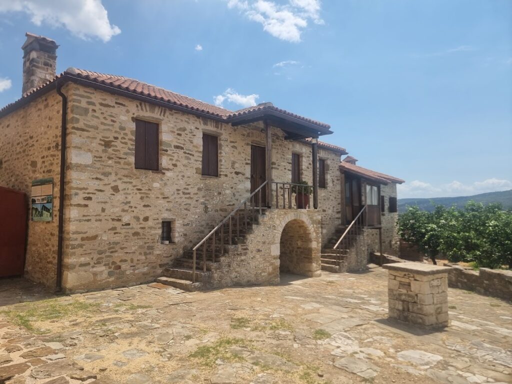 Vlacherna Monastery (Arta): A Byzantine Dynastic Funerary Church in Greece 2 Vlacherna Monastery (Arta)
