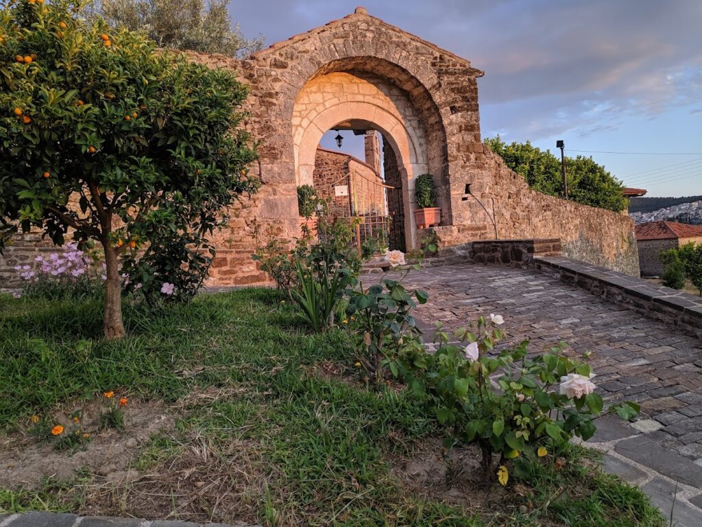 Vlacherna Monastery (Arta): A Byzantine Dynastic Funerary Church in Greece 3 Vlacherna Monastery (Arta)