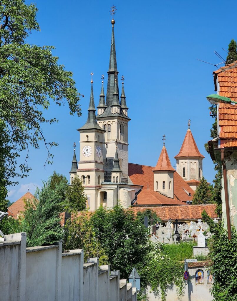 St. Nicholas Church: A Romanian Orthodox Center in Brașov 2 St. Nicholas Church