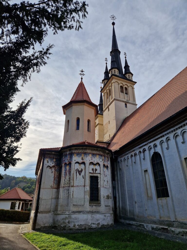 St. Nicholas Church: A Romanian Orthodox Center in Brașov 3 St. Nicholas Church