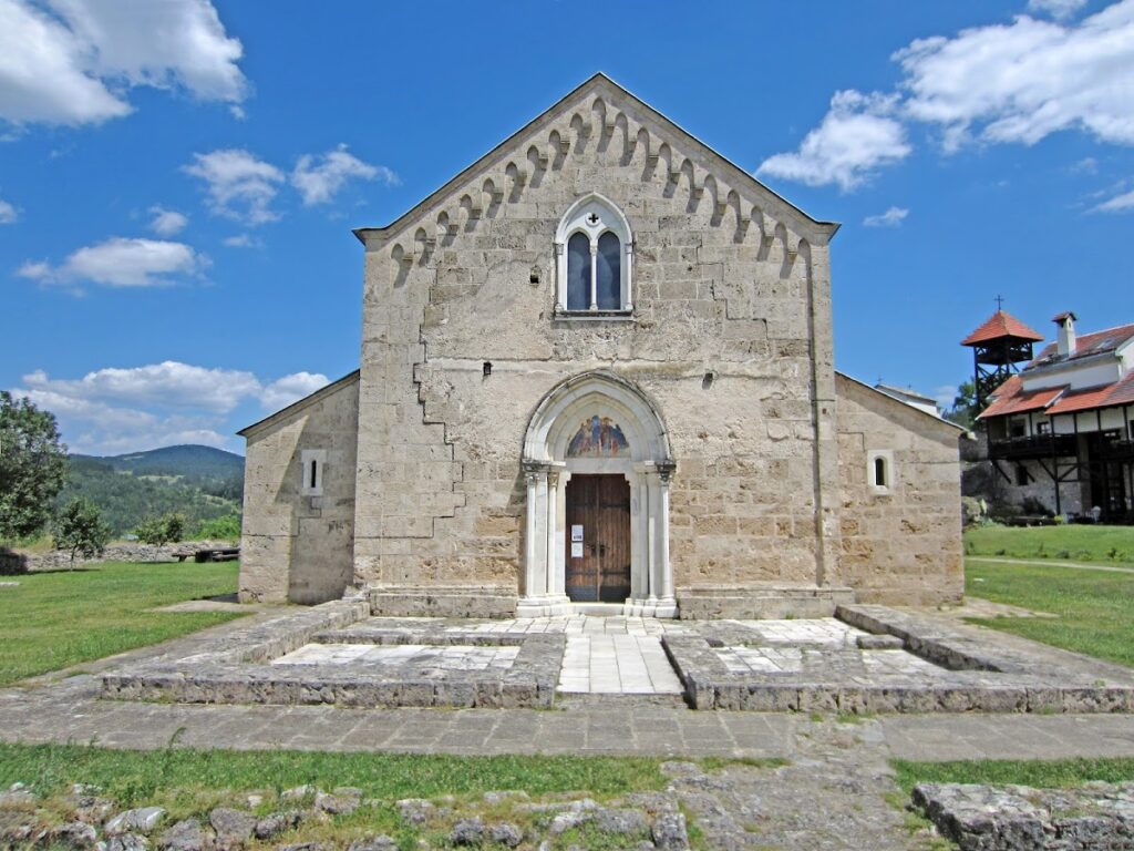 Gradac Monastery: A Serbian Orthodox Royal Endowment in Serbia 3 Gradac Monastery