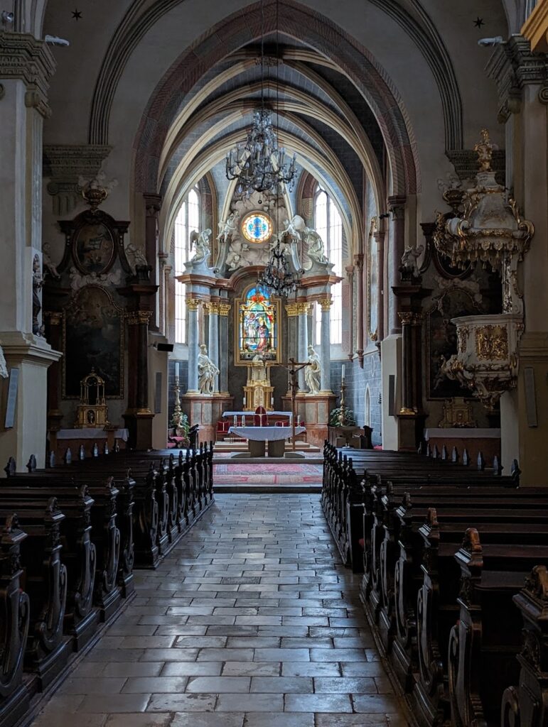 Franciscan Church: A Romanesque-Gothic Sacred Complex in Bratislava 3 Franciscan Church