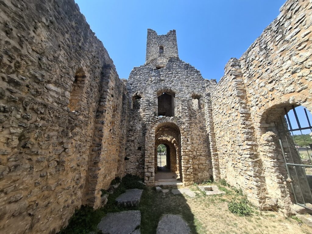 Church of Holy Salvation: A Pre-Romanesque Croatian Church in Cetina 2 Church of Holy Salvation