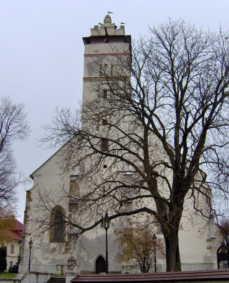 Bazilika povýšenia Sväteho Kríža: A Late Gothic Basilica in Slovakia