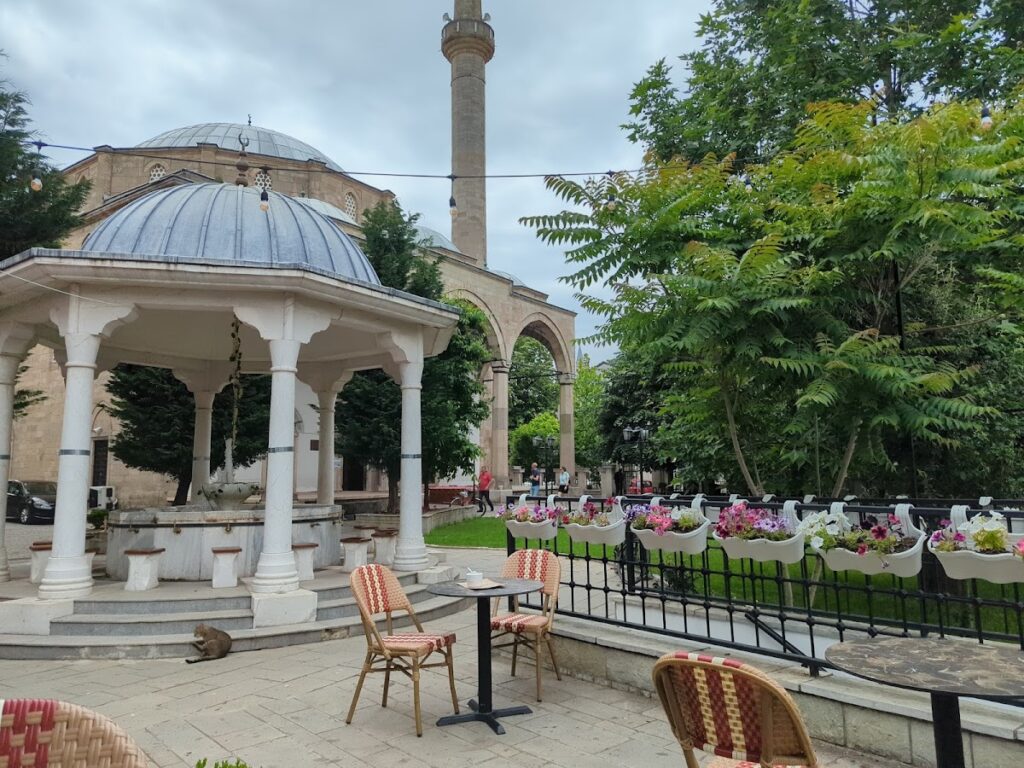 King's Mosque in Pristina: An Ottoman Imperial Mosque 3 King's Mosque in Pristina