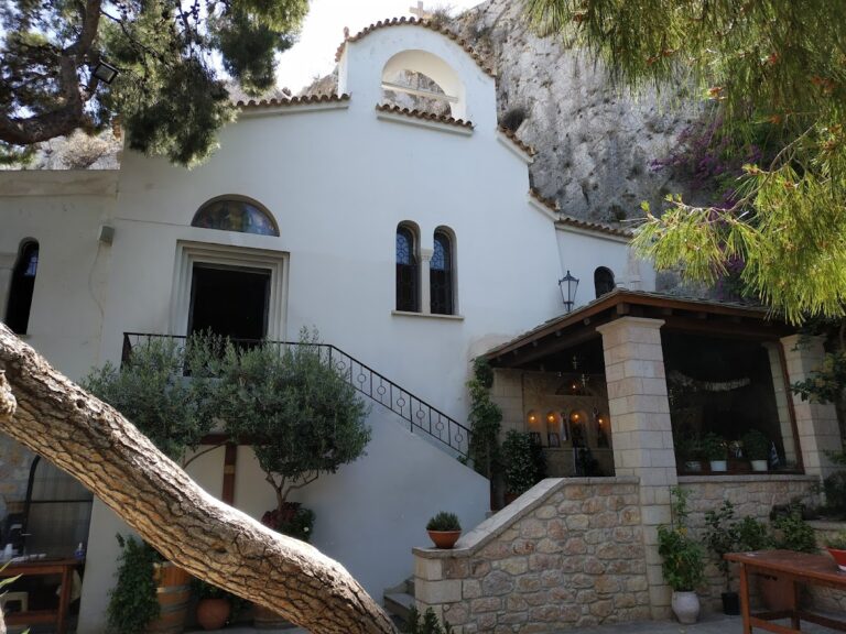 Saints Isidoroi Church: A Medieval Orthodox Chapel in Athens