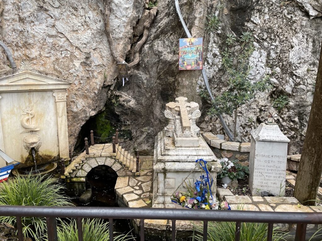 Saints Isidoroi Church: A Medieval Orthodox Chapel in Athens 3 Saints Isidoroi church