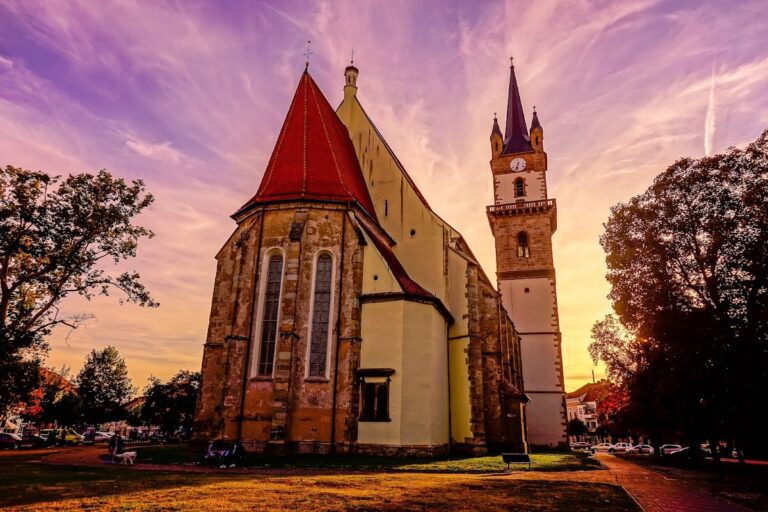 Biserica Evanghelică din Bistrița: A Gothic Lutheran Church in Romania