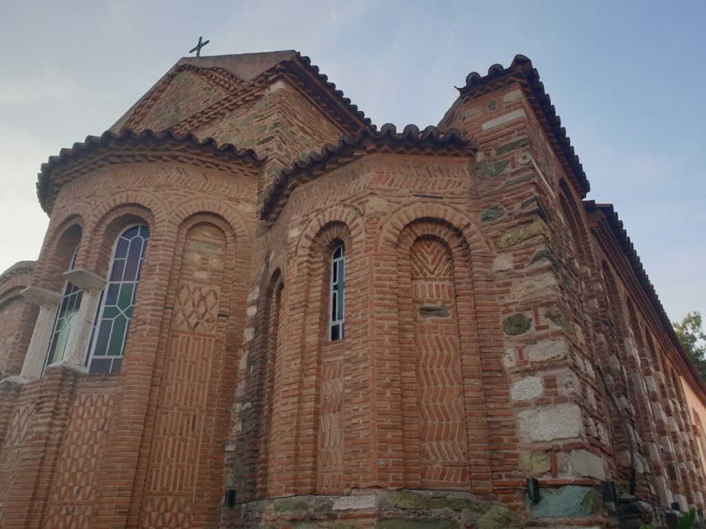 Church of the Taxiarchs: A Byzantine Greek Orthodox Church in Thessaloniki 2 Church of the Taxiarchs