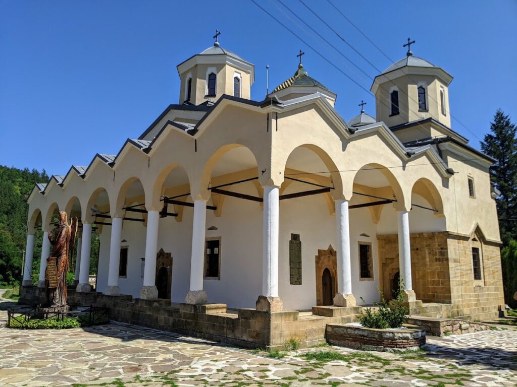 Lopushna Monastery: A Bulgarian Orthodox Monastic Complex 1 Lopushna Monastery