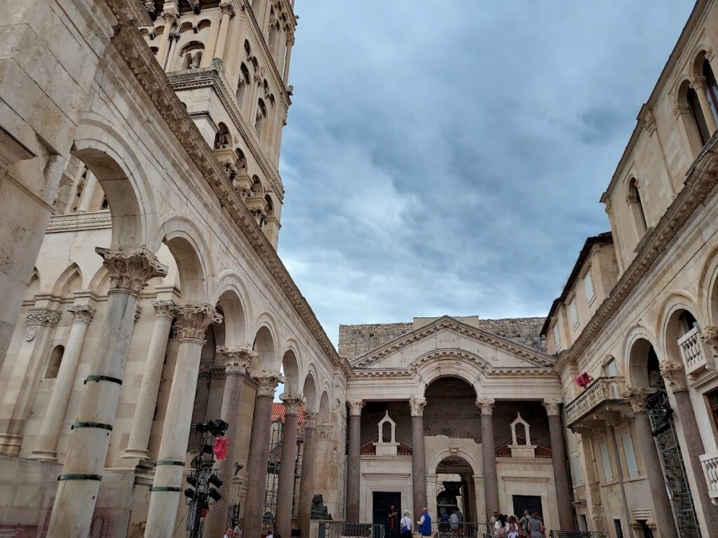 Cathedral of Saint Domnius: A Roman Mausoleum and Catholic Cathedral in Split 5 Cathedral of Saint Domnius
