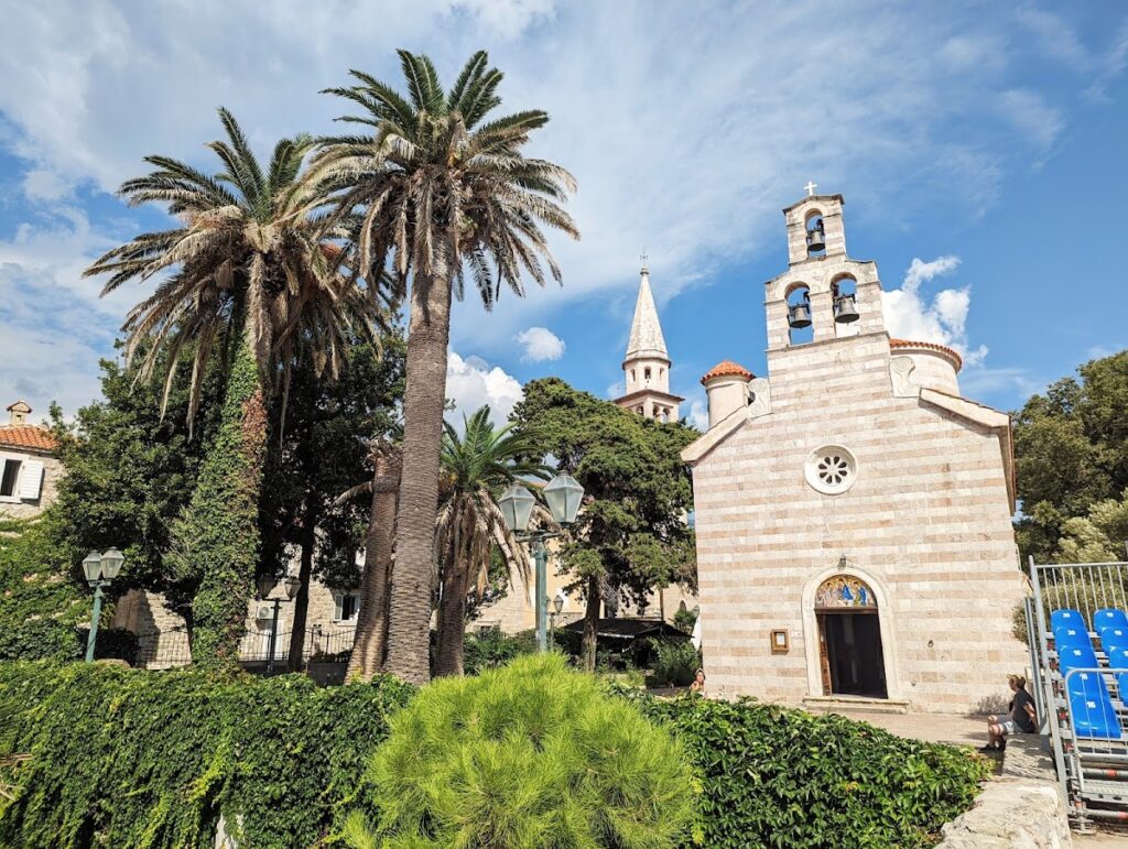 Church of Saint John the Baptist in Budva: A Catholic Co-Cathedral 3 Kościół św. Jana Chrzciciela w Budvie