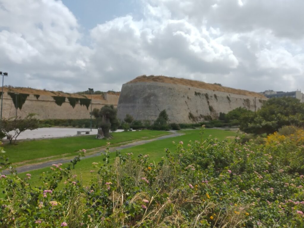 Fortifications of Heraklion: Venetian Defenses of Crete 4 Fortifications of Heraklion