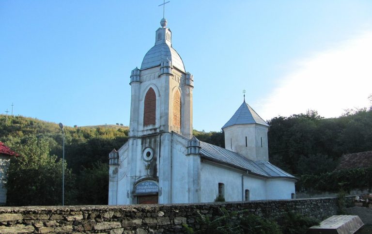 Bazjaš Monastery: A Medieval Serbian Orthodox Foundation in Romania