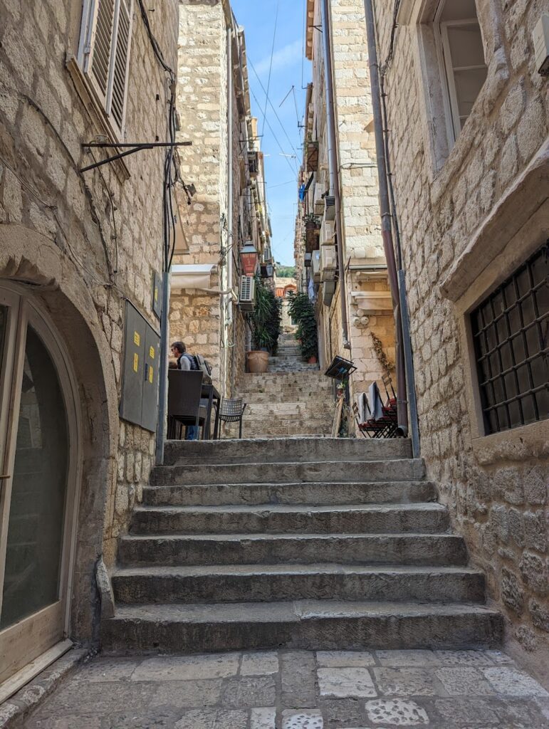 Dubrovnik Synagogue: A Historic Sephardic Synagogue in Croatia 3 Dubrovnik Synagogue