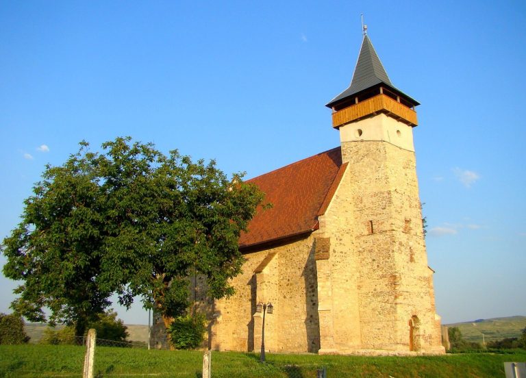Reformed Church in Sântimbru, Alba County: A Medieval Gothic Church in Romania