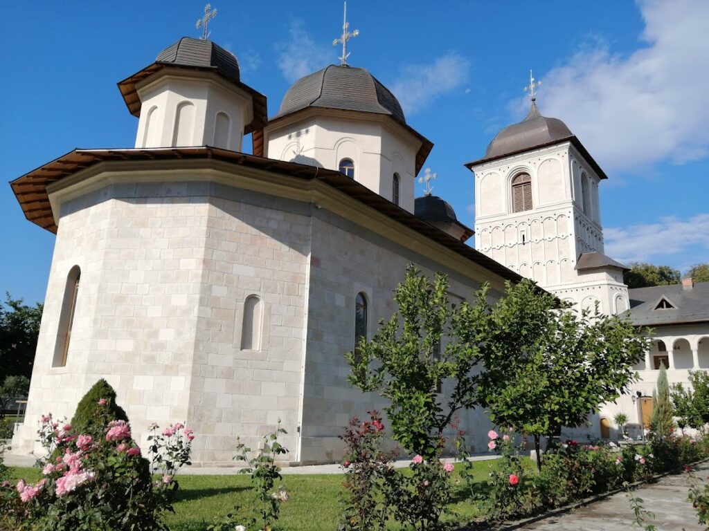 Negru Vodă Monastery: An Orthodox Monastic and Historic Ensemble in Romania 1 Negru Vodă monastery