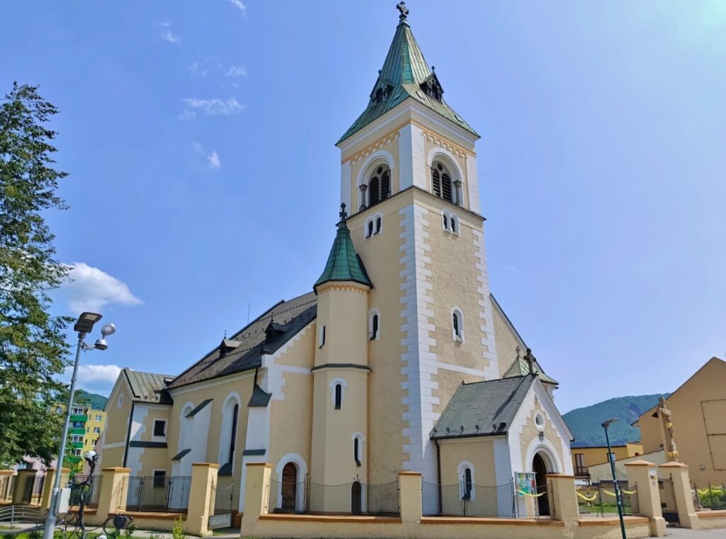 Saint James the Greater Church, Kysucké Nové Mesto: A Historic Parish Church in Slovakia 1 Saint James the Greater church, Kysucké Nové Mesto