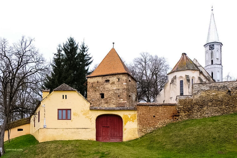 Fortified Lutheran Church of Alțâna: A Transylvanian Saxon Church Complex in Romania