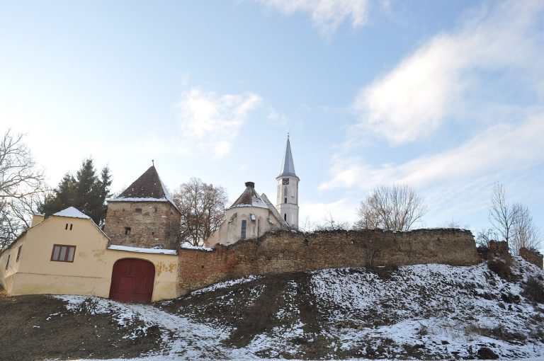 Fortified Lutheran Church of Alțâna: A Transylvanian Saxon Church Complex in Romania