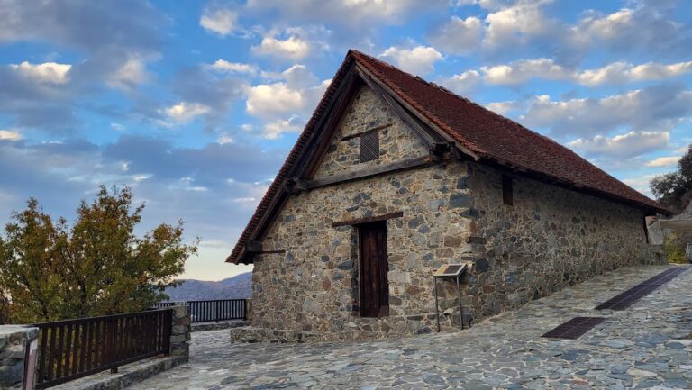Our Lady of Moutoullas: A Thirteenth-Century Orthodox Church in Cyprus