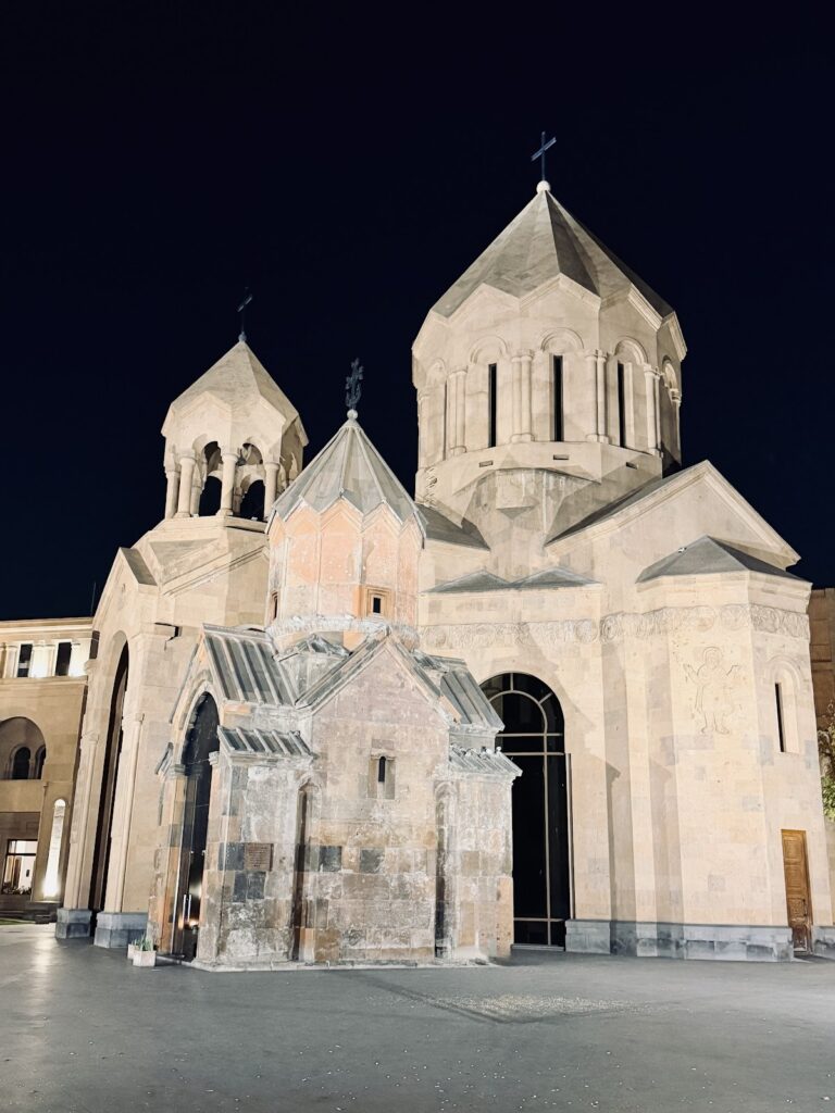 Katoghike Church, Yerevan: A Medieval Armenian Apostolic Church 2 Katoghike Church, Yerevan