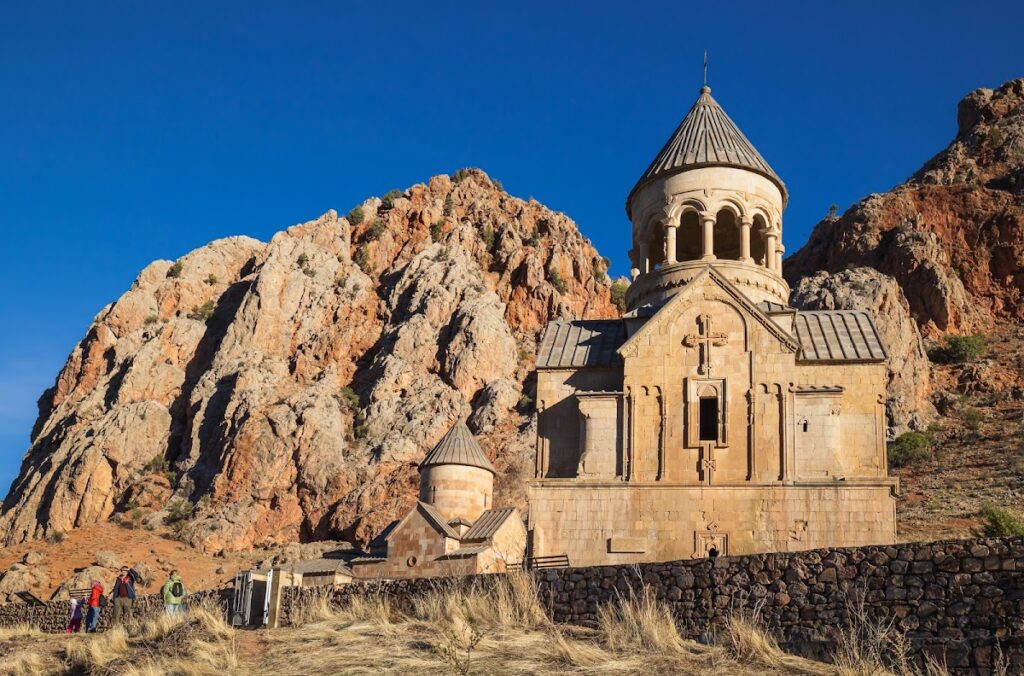 Noravank: An Armenian Apostolic Monastic Complex in Armenia 1 Noravank