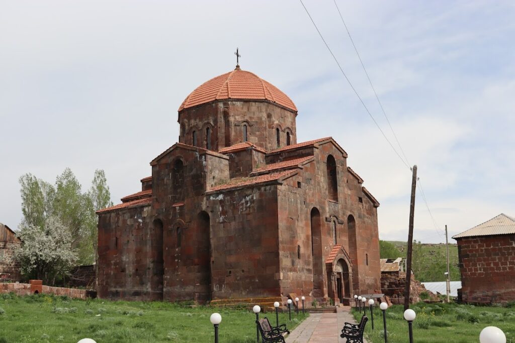 Saint George Church of Garnahovit: A Seventh-Century Armenian Apostolic Church 1 Saint George Church of Garnahovit