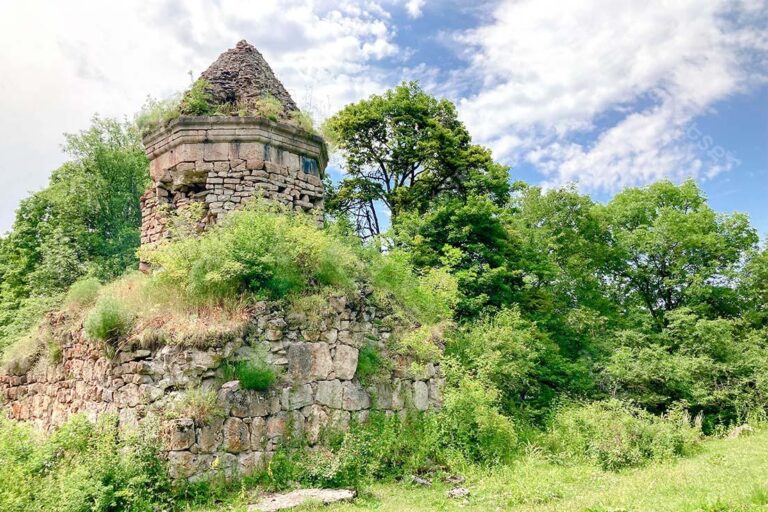 Kaptavank: A Twelfth-Century Armenian Monastery in Armenia