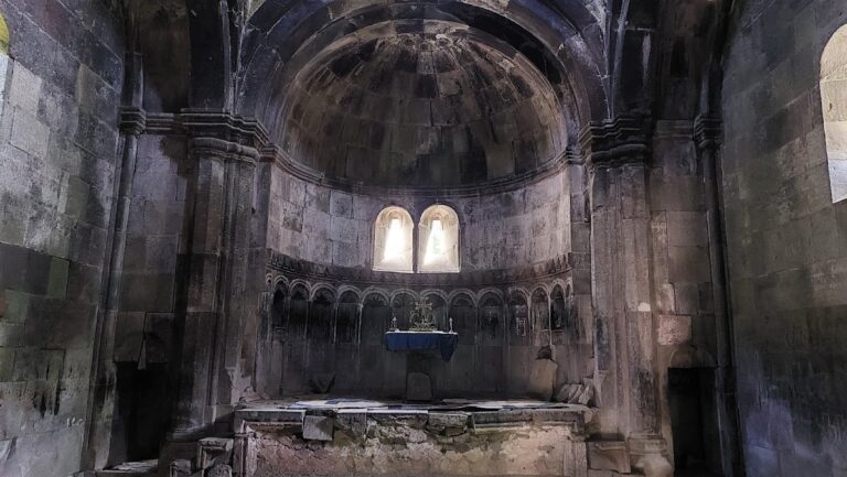 Khoranashat: A Medieval Armenian Monastery and Scholarly Center