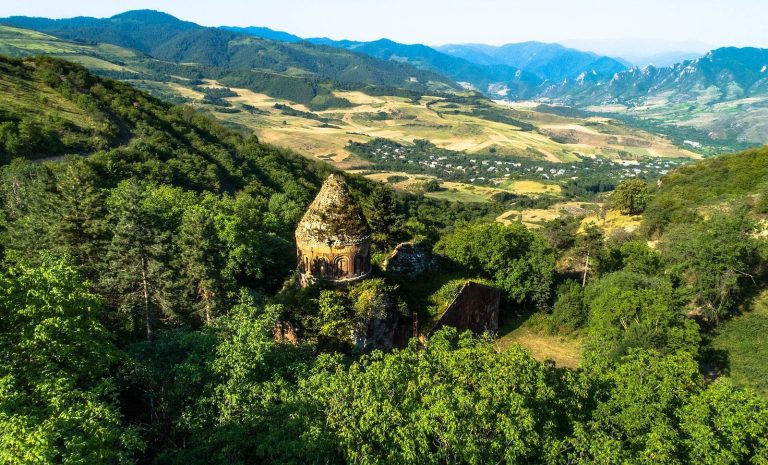 Khoranashat: A Medieval Armenian Monastery and Scholarly Center