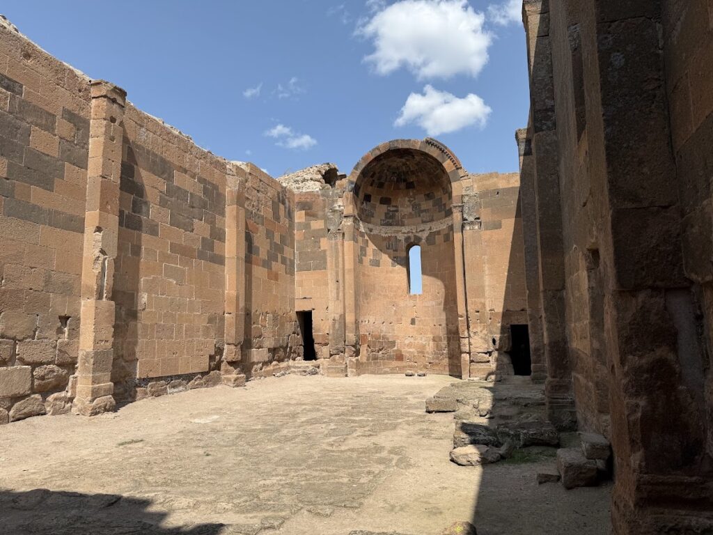 Yererouk: An Early Christian Basilica in Armenia 2 Yererouk