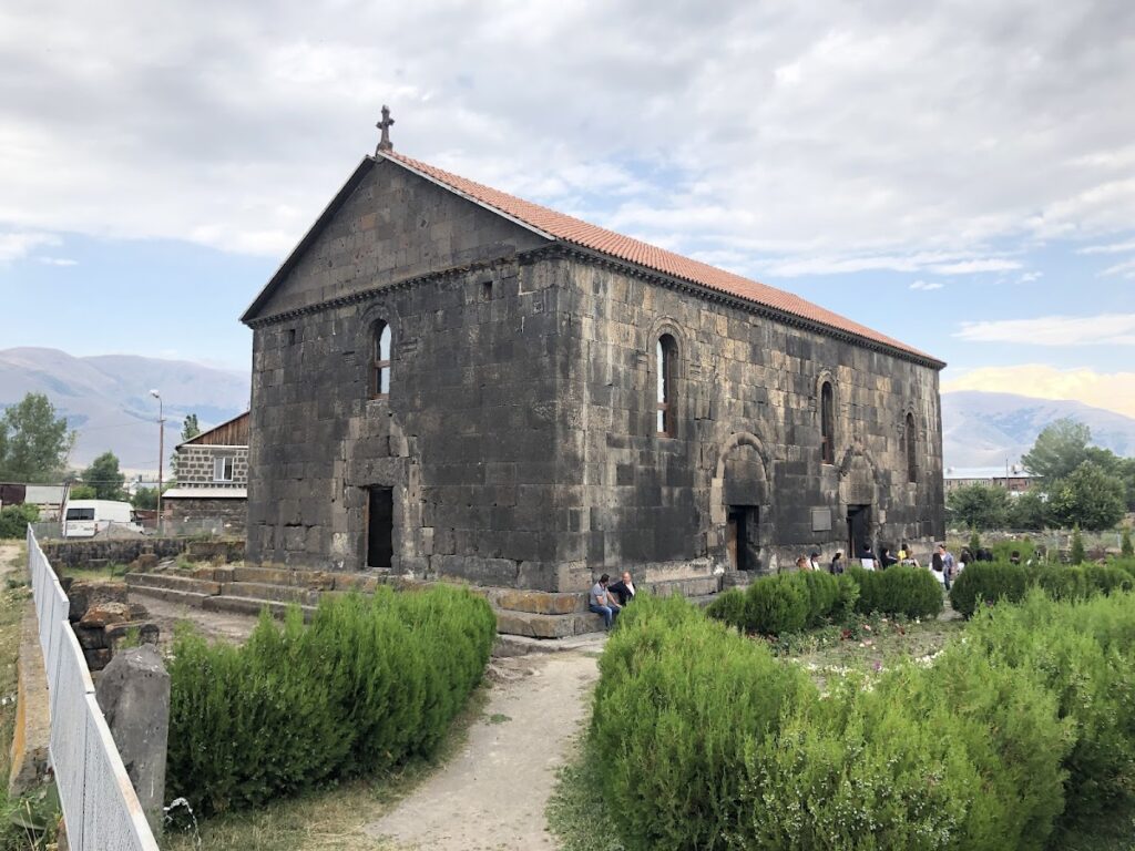 Aparan Basilica: An Early Christian Church in Armenia 1 Aparan Basilica