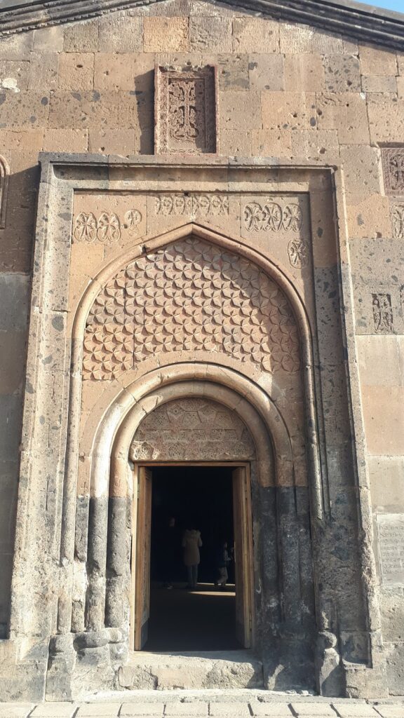 Saghmosavank: An Armenian Apostolic Monastic Complex in Armenia 3 Saghmosavank
