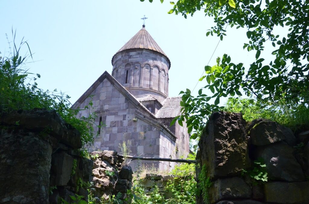 Makaravank: A Medieval Armenian Apostolic Monastery in Armenia 3 Makaravank