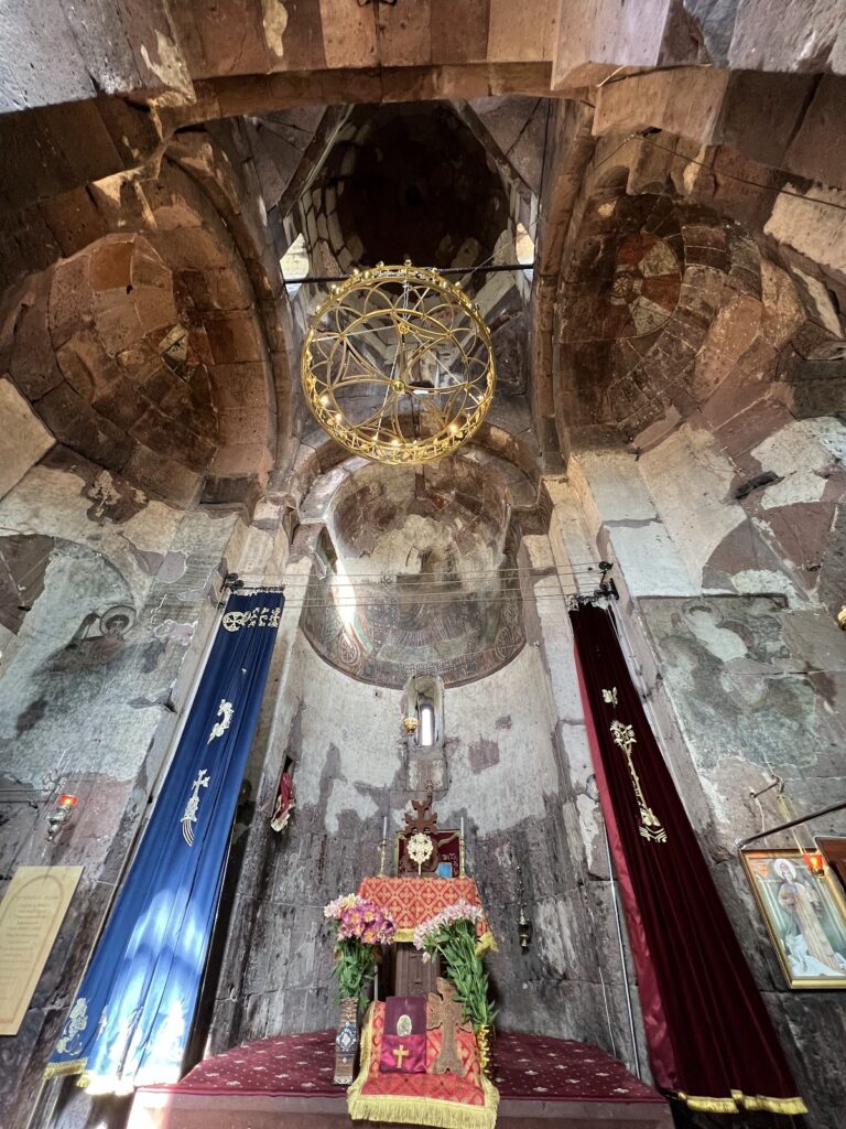 Lmbatavank: A Sixth- to Seventh-Century Armenian Apostolic Church 2 Lmbatavank