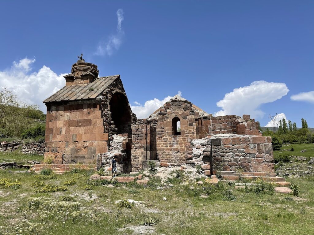 Artavazik Church: A Seventh-Century Armenian Apostolic Church 2 Artavazik Church