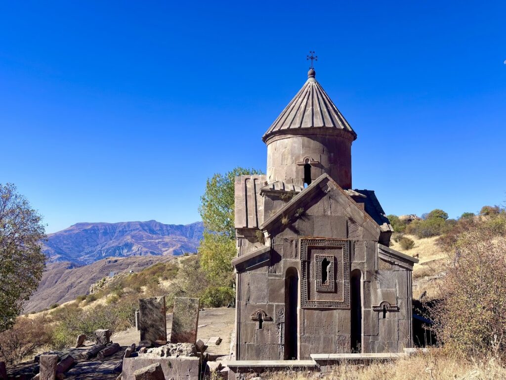 Tsakhats Kar Monastery: A Medieval Armenian Monastic Complex in Armenia 1 Tsakhats Kar Monastery