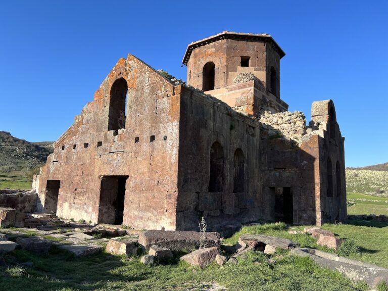 Kızıl Kilise: An Early Byzantine Church in Türkiye