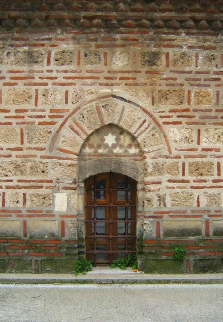 Bayezid I Mosque: An Early Ottoman Bursa-Type Mosque in Türkiye 2 Bayezid I Mosque