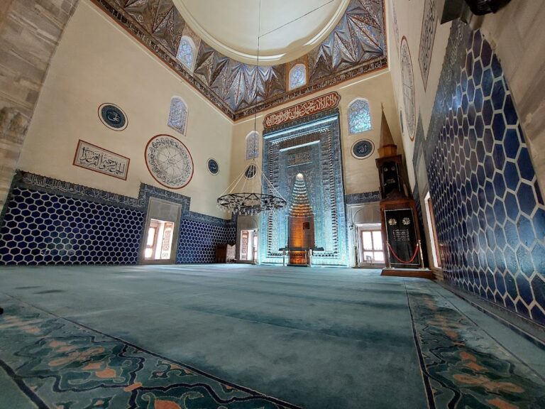 Bursa Green Mosque: An Early Ottoman Mosque in Türkiye