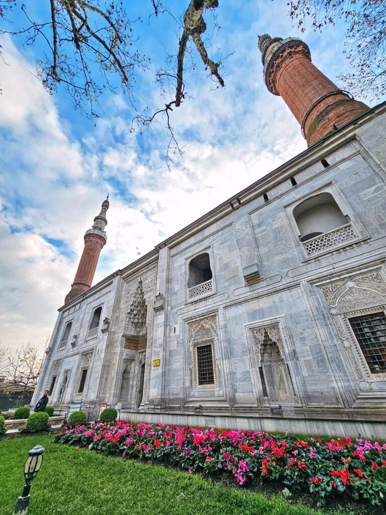 Bursa Green Mosque: An Early Ottoman Mosque in Türkiye 2 Bursa Green Mosque