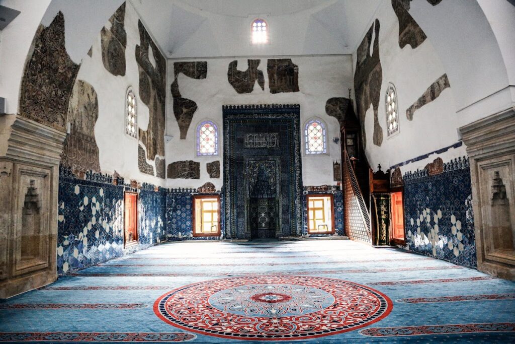 Muradiye Mosque: A Fifteenth-Century Ottoman Mosque in Edirne 2 Muradiye Mosque