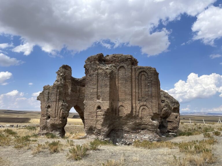 Üçayak: A Byzantine Double-Nave Church in Türkiye