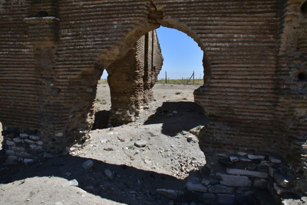 Üçayak: A Byzantine Double-Nave Church in Türkiye 2 Üçayak
