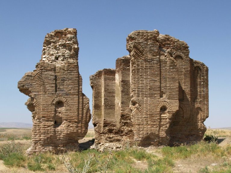 Üçayak: A Byzantine Double-Nave Church in Türkiye