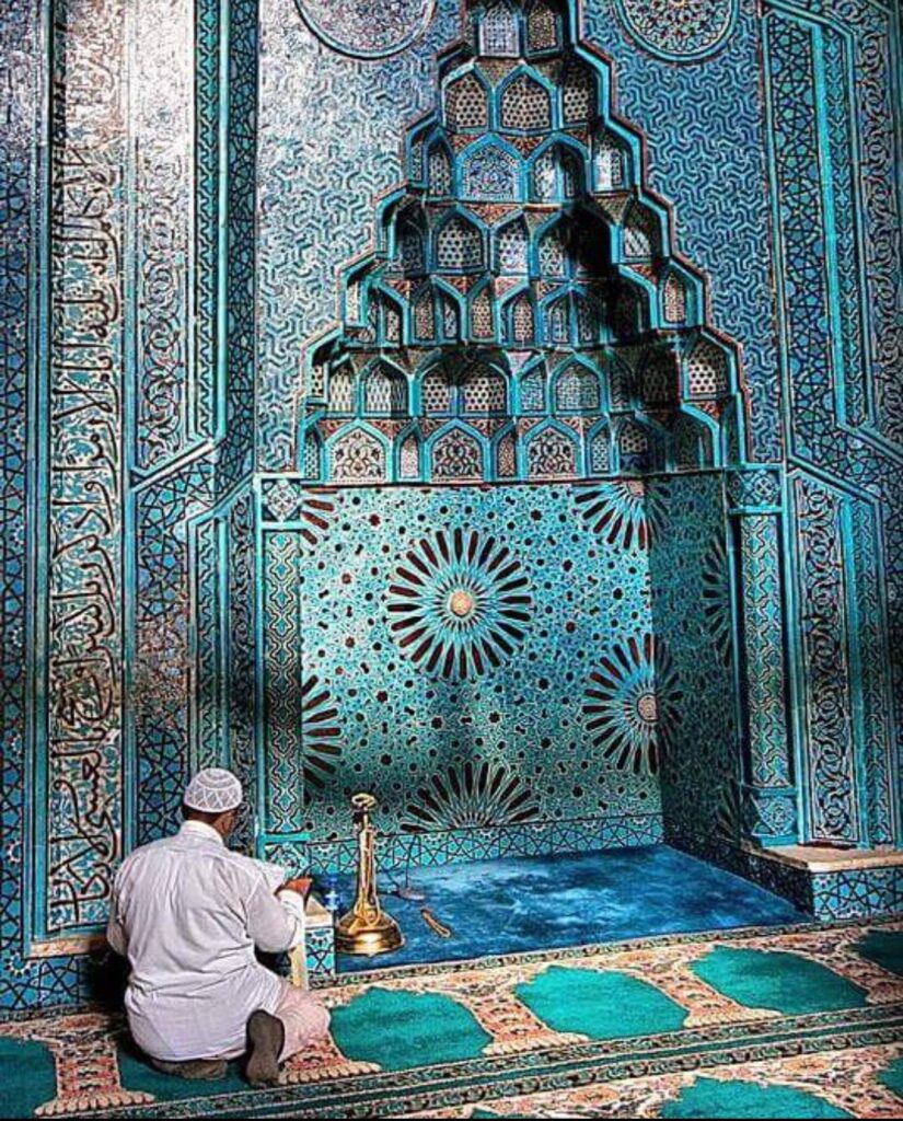 Eşrefoğlu Mosque: A Seljuk Wooden-Column Mosque in Beyşehir 2 Eşrefoğlu Mosque