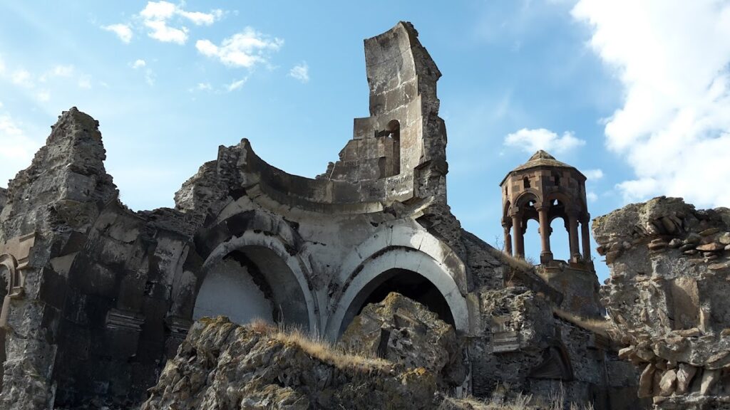 Horomos: A Medieval Armenian Monastic and Royal Burial Complex 1 Horomos